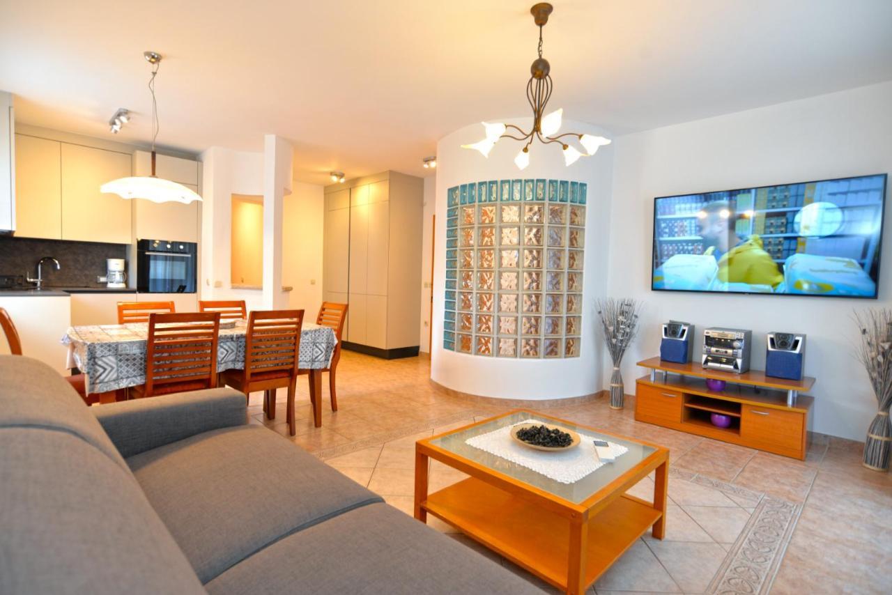 Apartments Elvis 1299 Vrsar Exterior photo