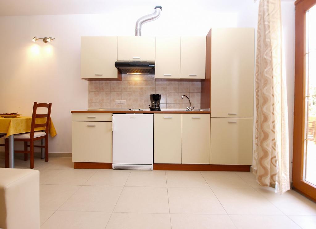 Apartments Elvis 1299 Vrsar Exterior photo