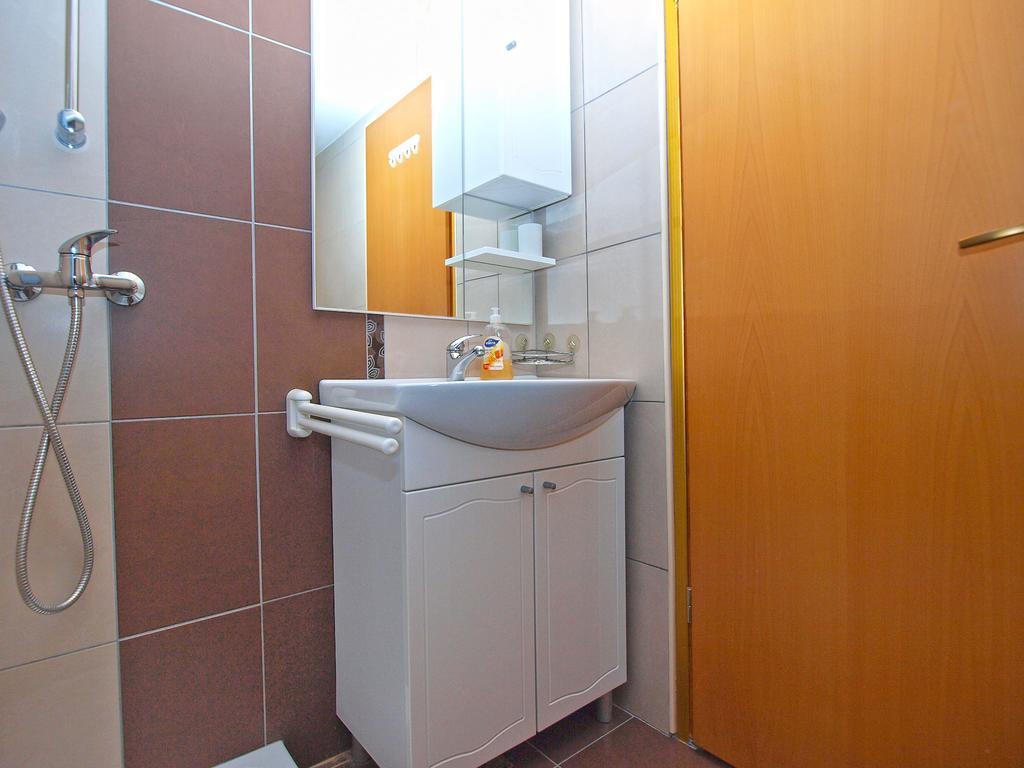 Apartments Elvis 1299 Vrsar Exterior photo